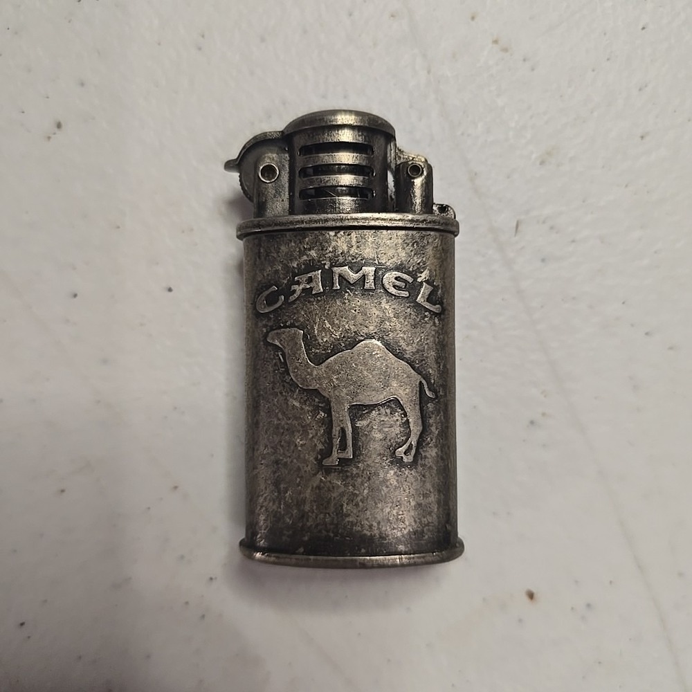 Vintage Camel Lighter Oval Metal Flip Top Trench Style Pre-owned‎ Retro Chic